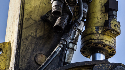 Teparatur und Instandsetzung der Hydraulik Reparatur Wartung Hydraulik von Baumschinen und Nutzfahrzeuge
